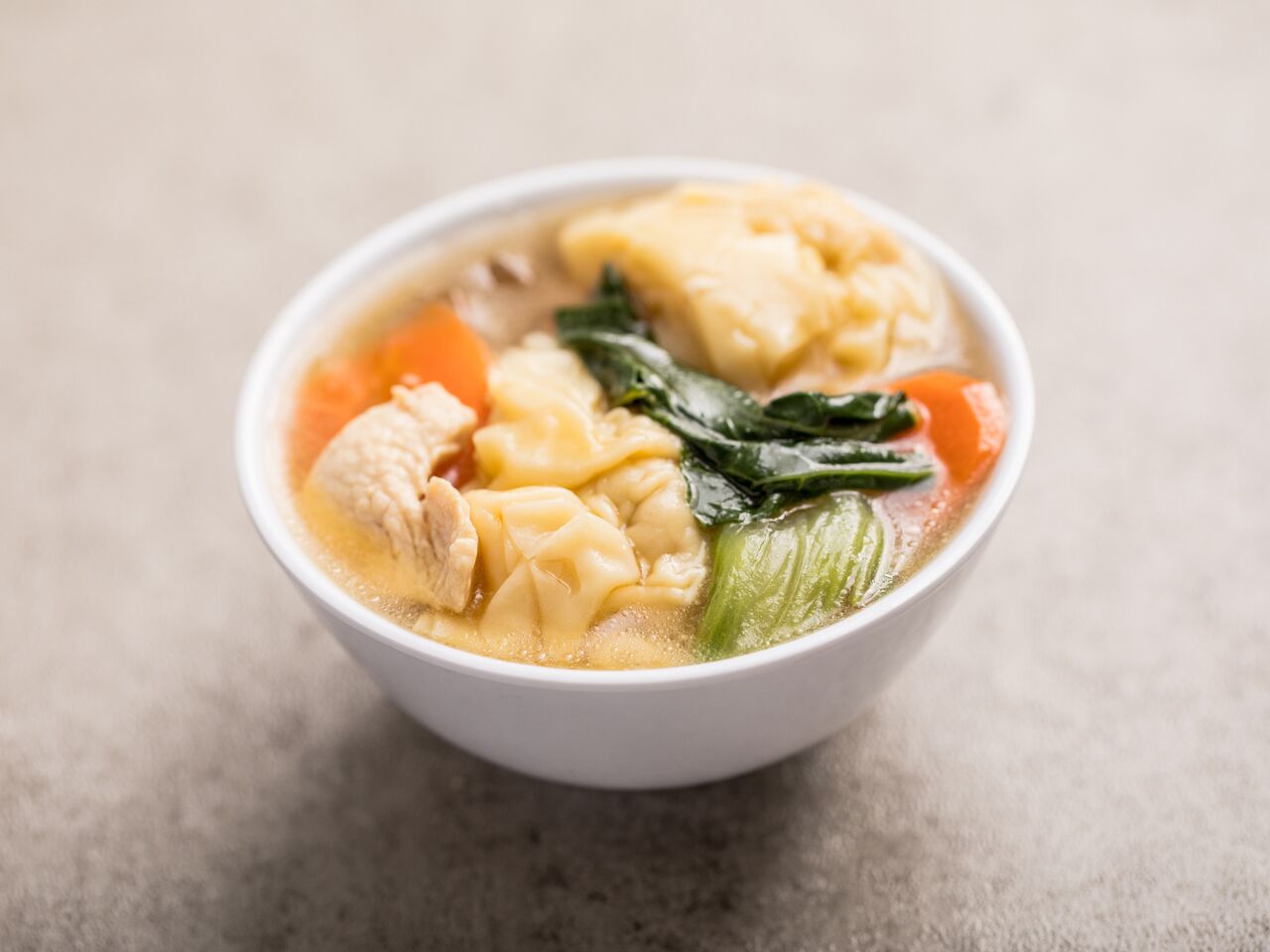 Order Wonton Soup food online from Star of Siam store, Santa Monica on bringmethat.com