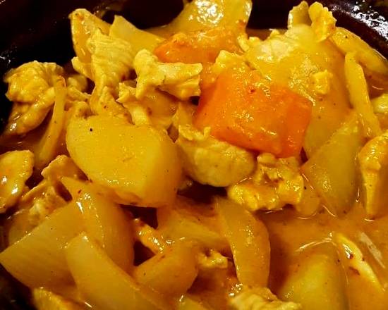 Order G3. Yellow Curry food online from Thai Garden store, McDonough on bringmethat.com