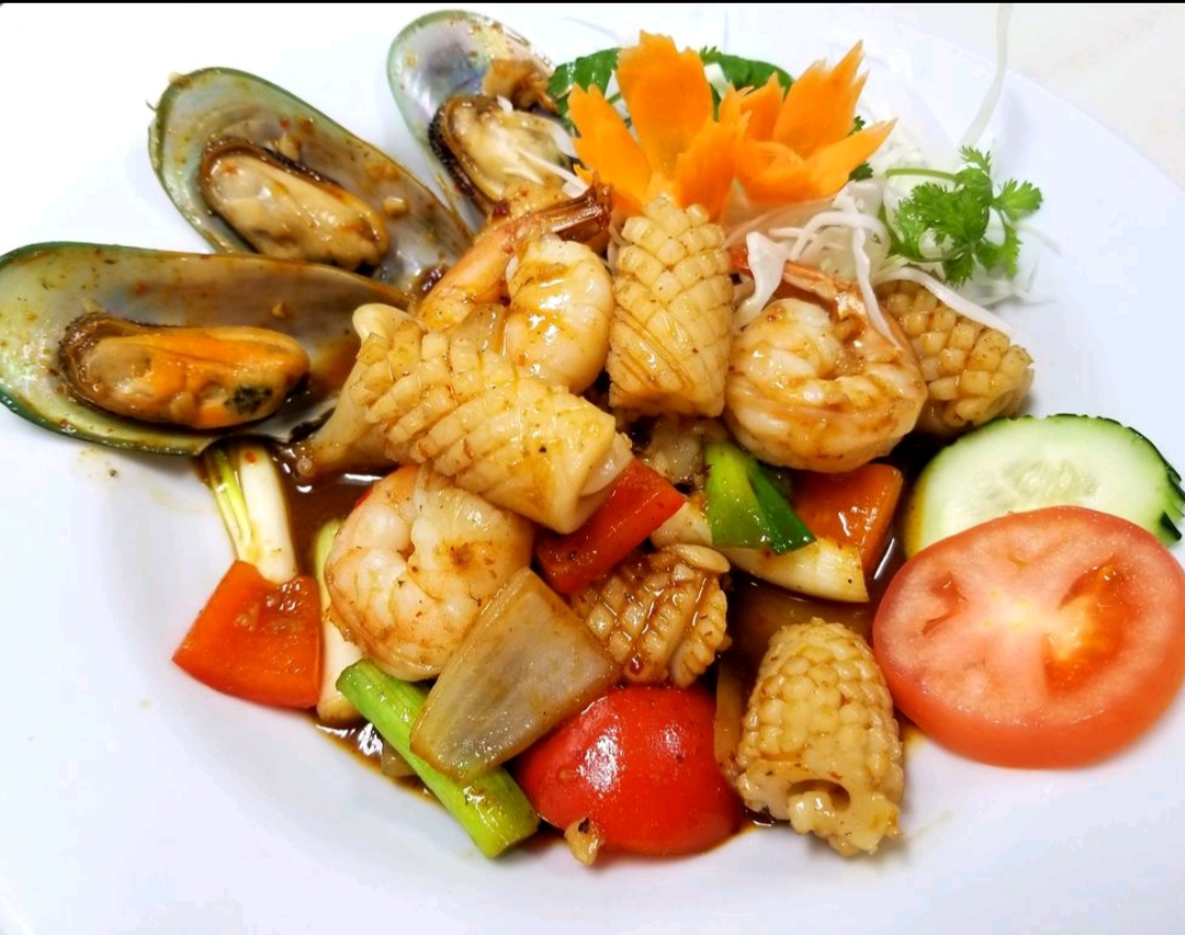 Order 51. Seafood in Love food online from Thai Elephants store, Watkins Glen on bringmethat.com