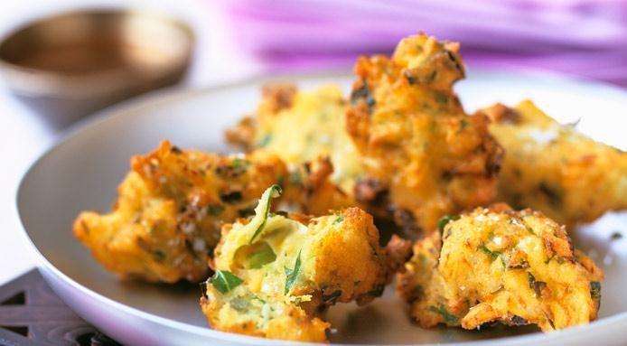 Order MIX VEG PAKODAS (FRITTERS) food online from Thumka Indian Express store, Algonquin on bringmethat.com