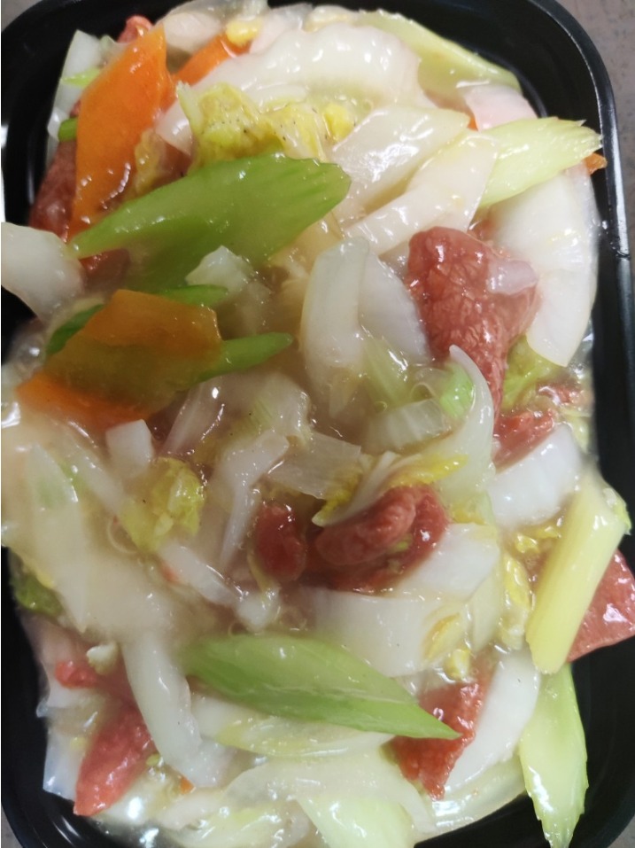 Order Beef Chow Mein food online from Chang's Chinese Restaurant store, Tuscaloosa on bringmethat.com