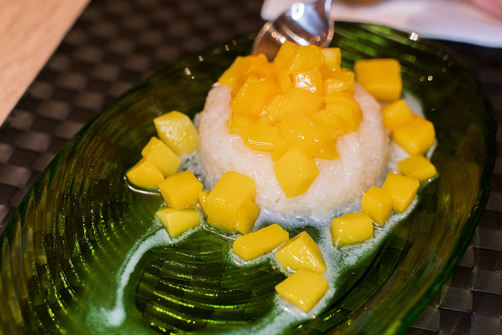 Order  Mango with Sweet Sticky Rice food online from Coco Thai Kitchen store, Los Angeles on bringmethat.com