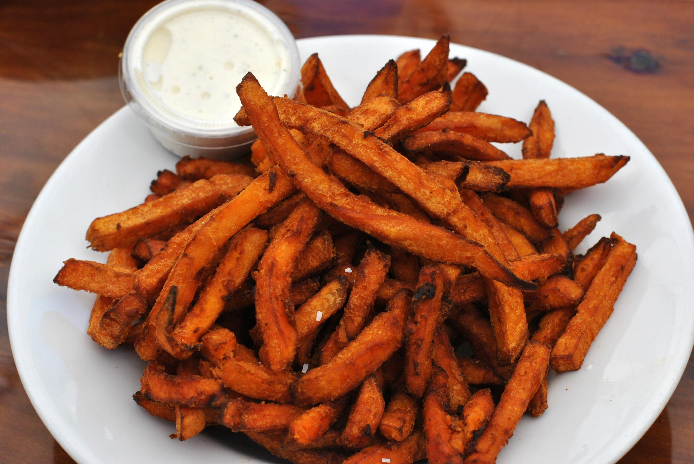 Order Sweet Potato Fries food online from Ray's Grill store, Stanford on bringmethat.com