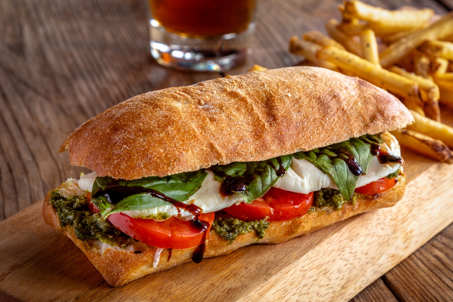 Order Caprese Sandwich food online from Pizzeria Uno store, Deptford Township on bringmethat.com
