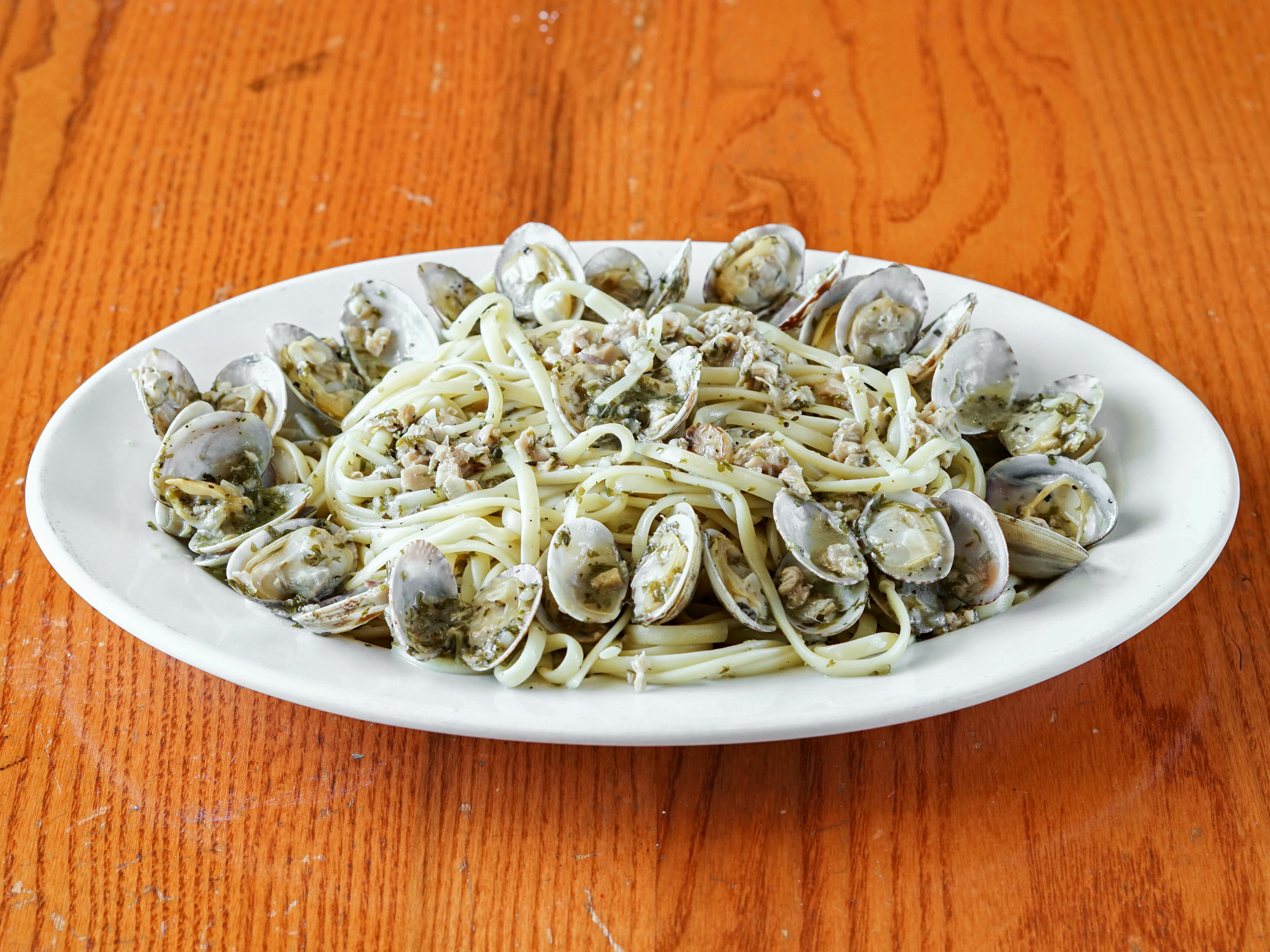 Order Linguine with White Clam Sauce food online from Martellucci Pizza store, Bethlehem on bringmethat.com