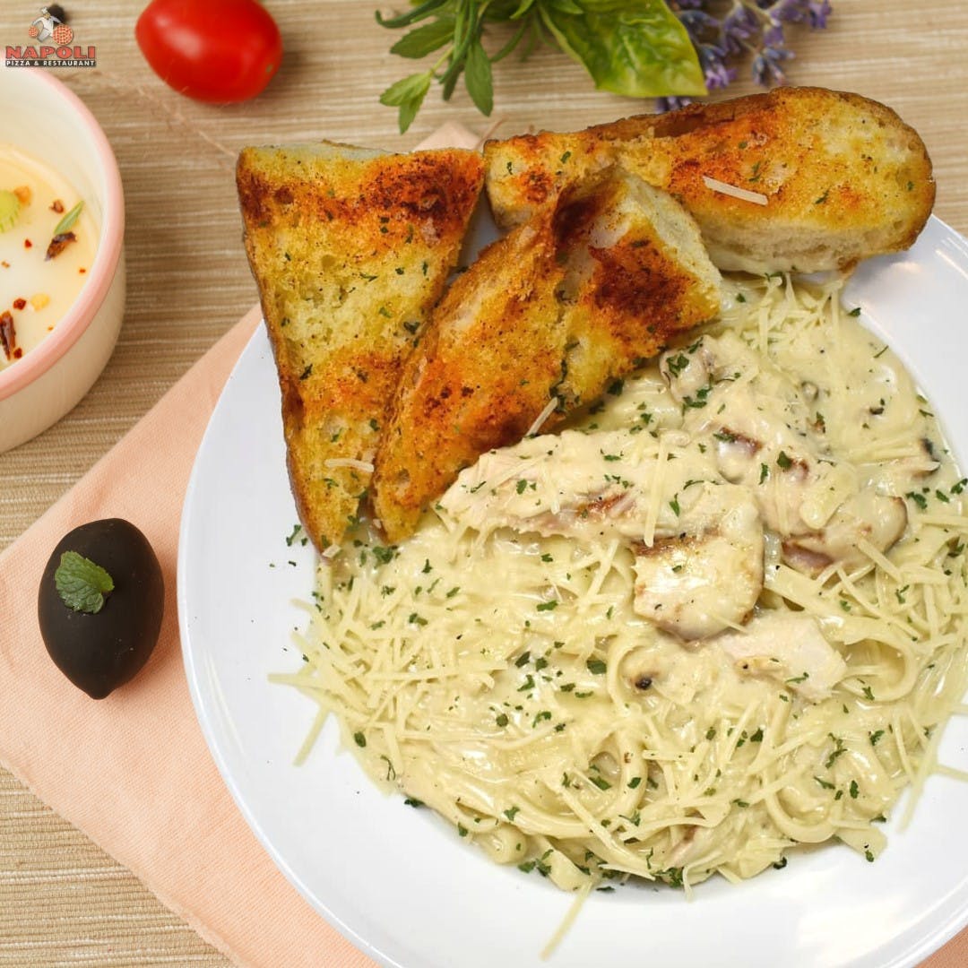 Order Chicken Fettuccini Alfredo Catering - Half Pan food online from Napoli Pizza store, Henderson on bringmethat.com