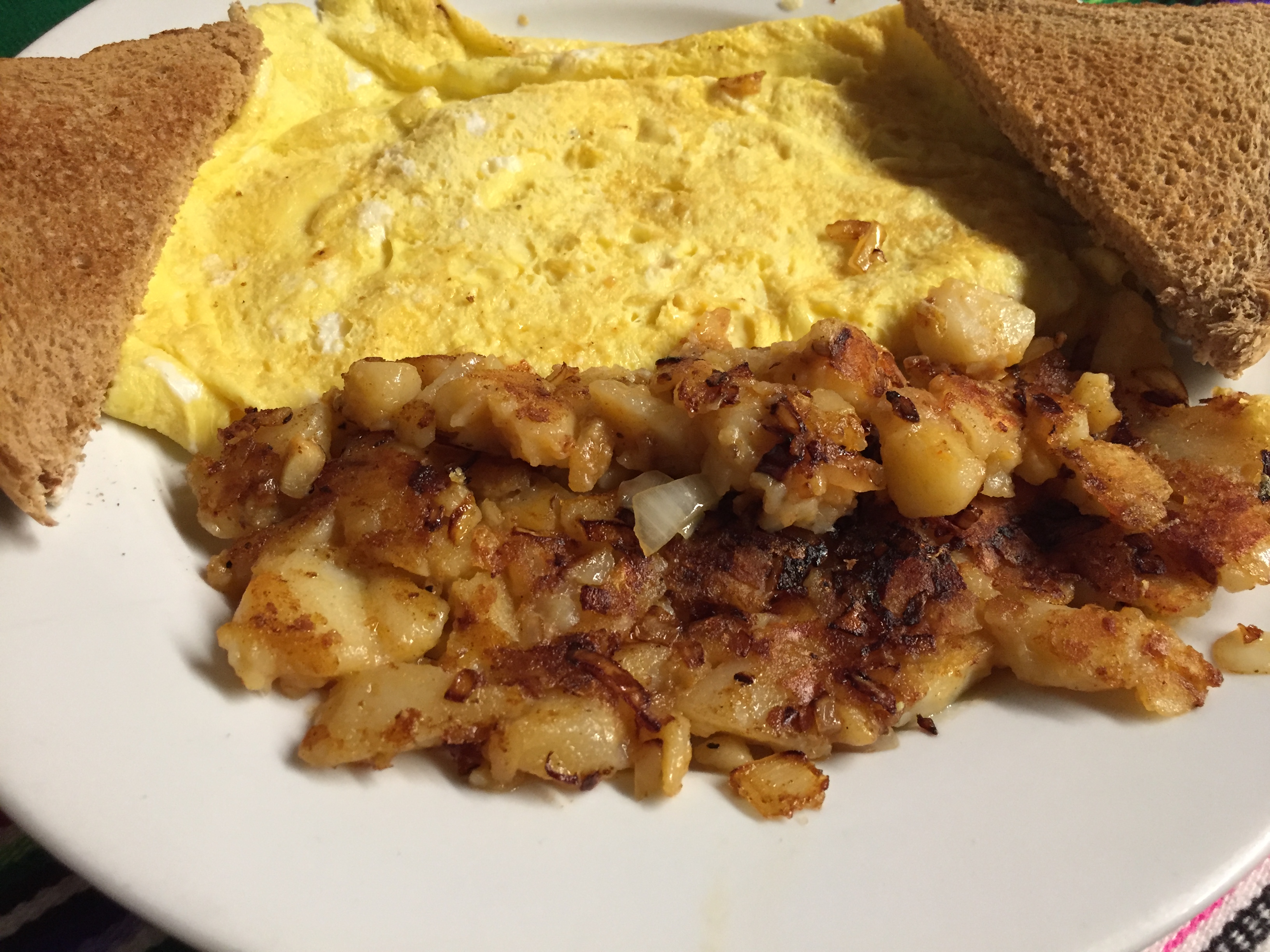 Order Cheese Omelette food online from Montes Cafe store, Seaside Heights on bringmethat.com