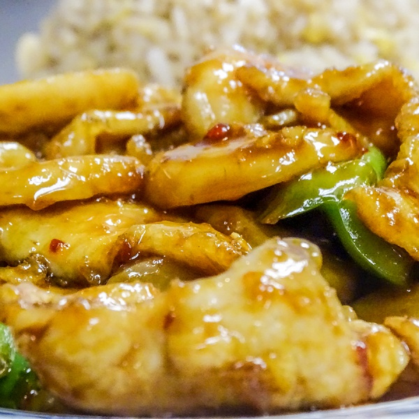 Order C5. Chicken with Garlic Sauce food online from QQ Star China Cafe store, Friendswood on bringmethat.com