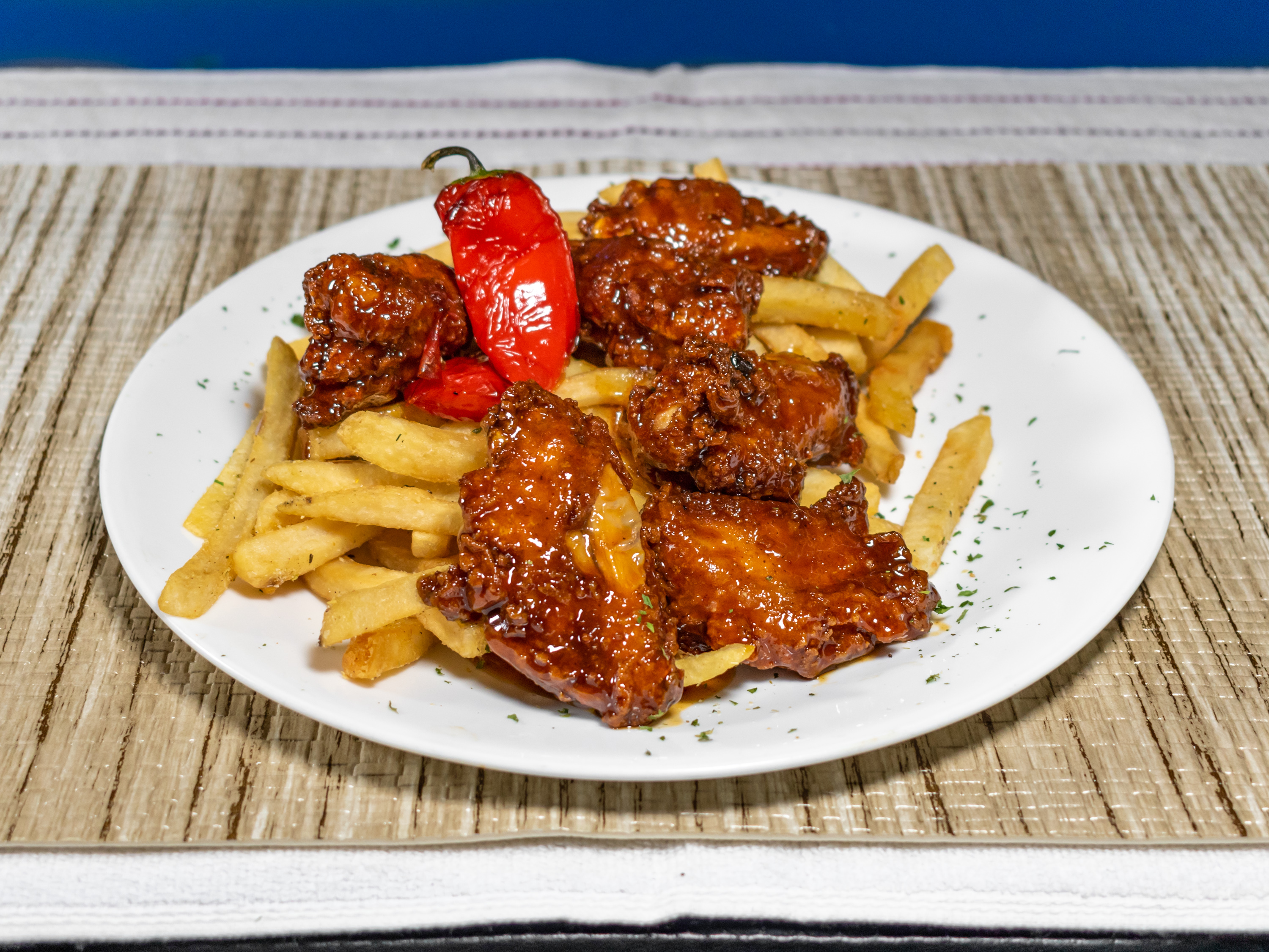 Order Wings food online from Level Up Sports Bar And Grill store, Houston on bringmethat.com