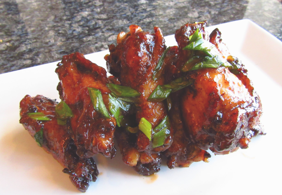 Order Alvin’s Famous Chicken Wings food online from Alvin & Friends store, New Rochelle on bringmethat.com