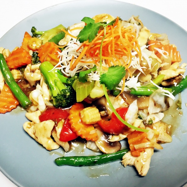 Order Veggie Delight  food online from Foo Asian Grill & Bubble Tea store, Irving on bringmethat.com