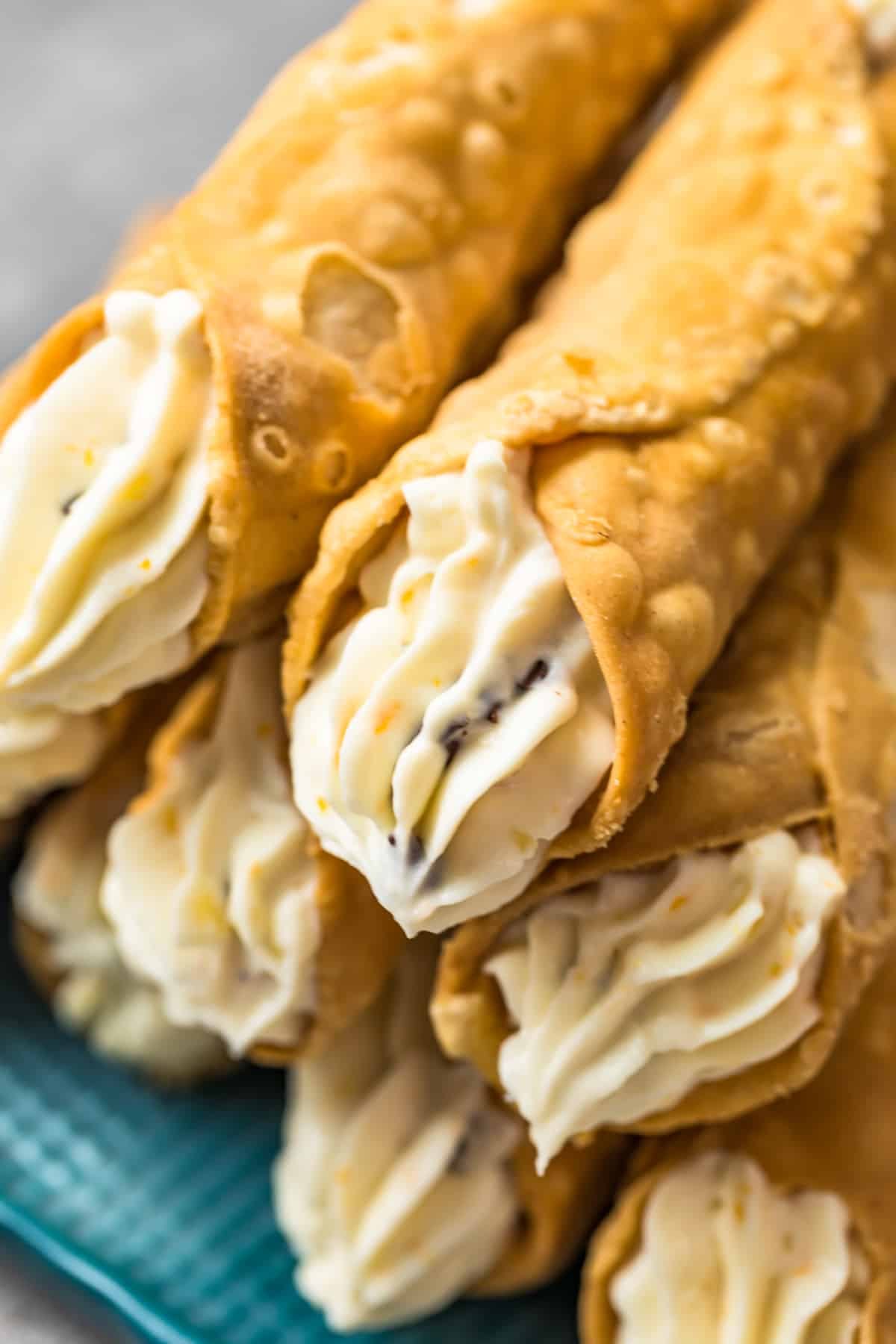 Order Cannoli - Desserts food online from Cranberry Hills Eatery store, Phoenix on bringmethat.com