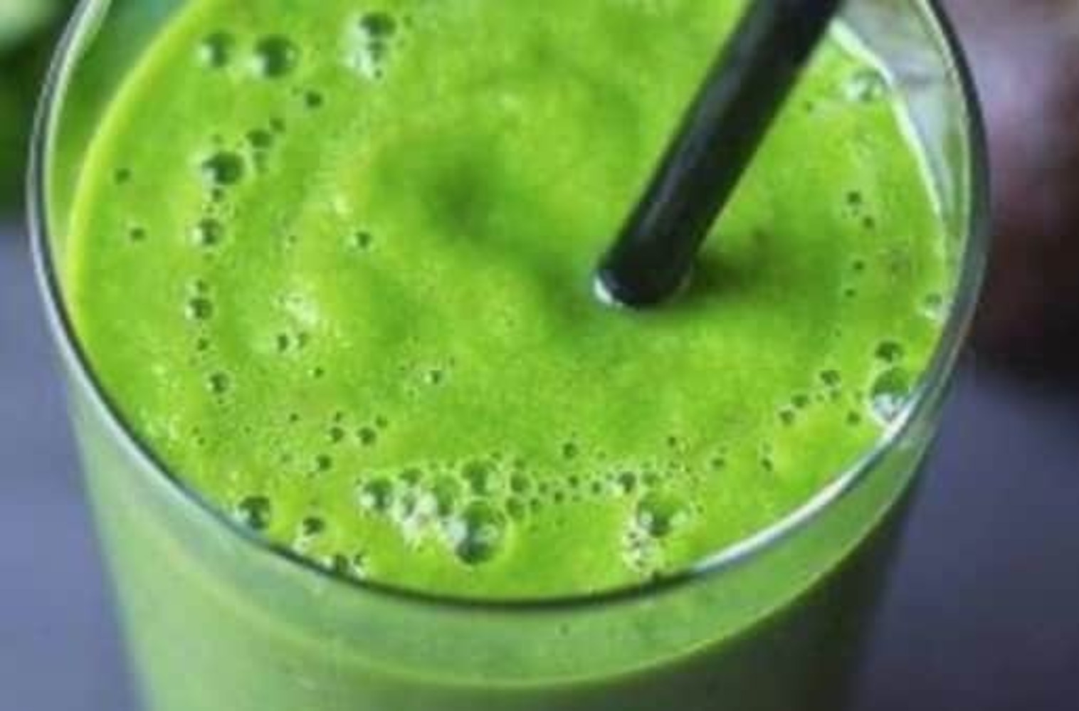 Order Matcha Green Tea Smoothie food online from Berri Cafe store, Los Angeles on bringmethat.com