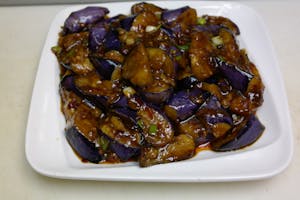 Order M18. 鱼香茄子 Eggplant with Garlic Sauce food online from Sichuan Hot Pot 九寨溝火锅川菜 store, Cleveland on bringmethat.com