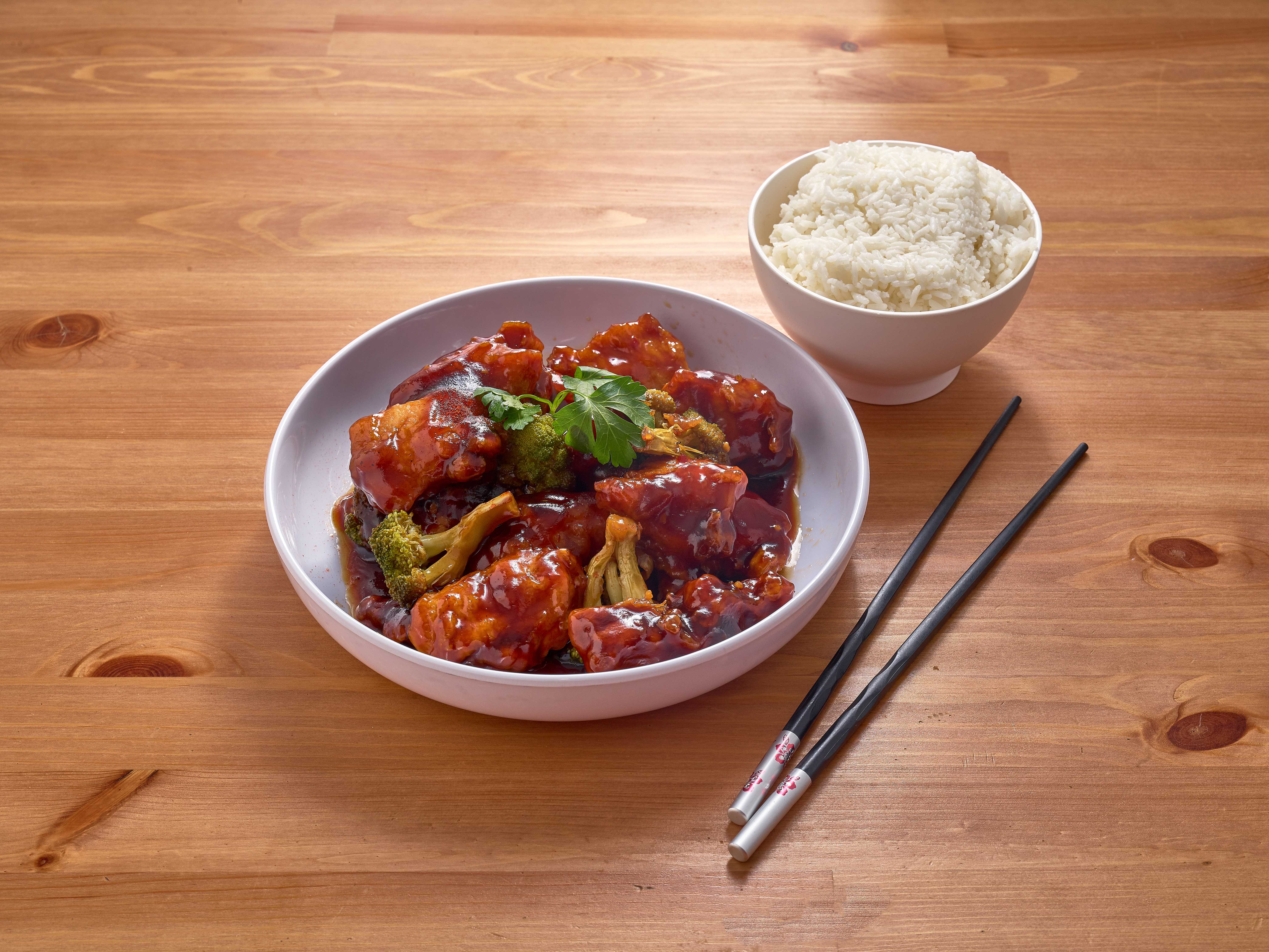 Order S4. General Tso's Chicken food online from Ginger Beef store, Lorton on bringmethat.com