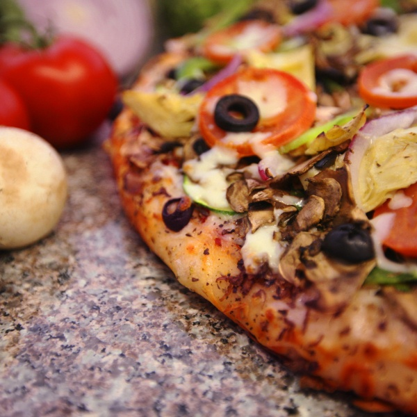 Order Marvin's Gardens Classic Vegetarian Pizza food online from Ciro's Pizza Cafe store, Folsom on bringmethat.com