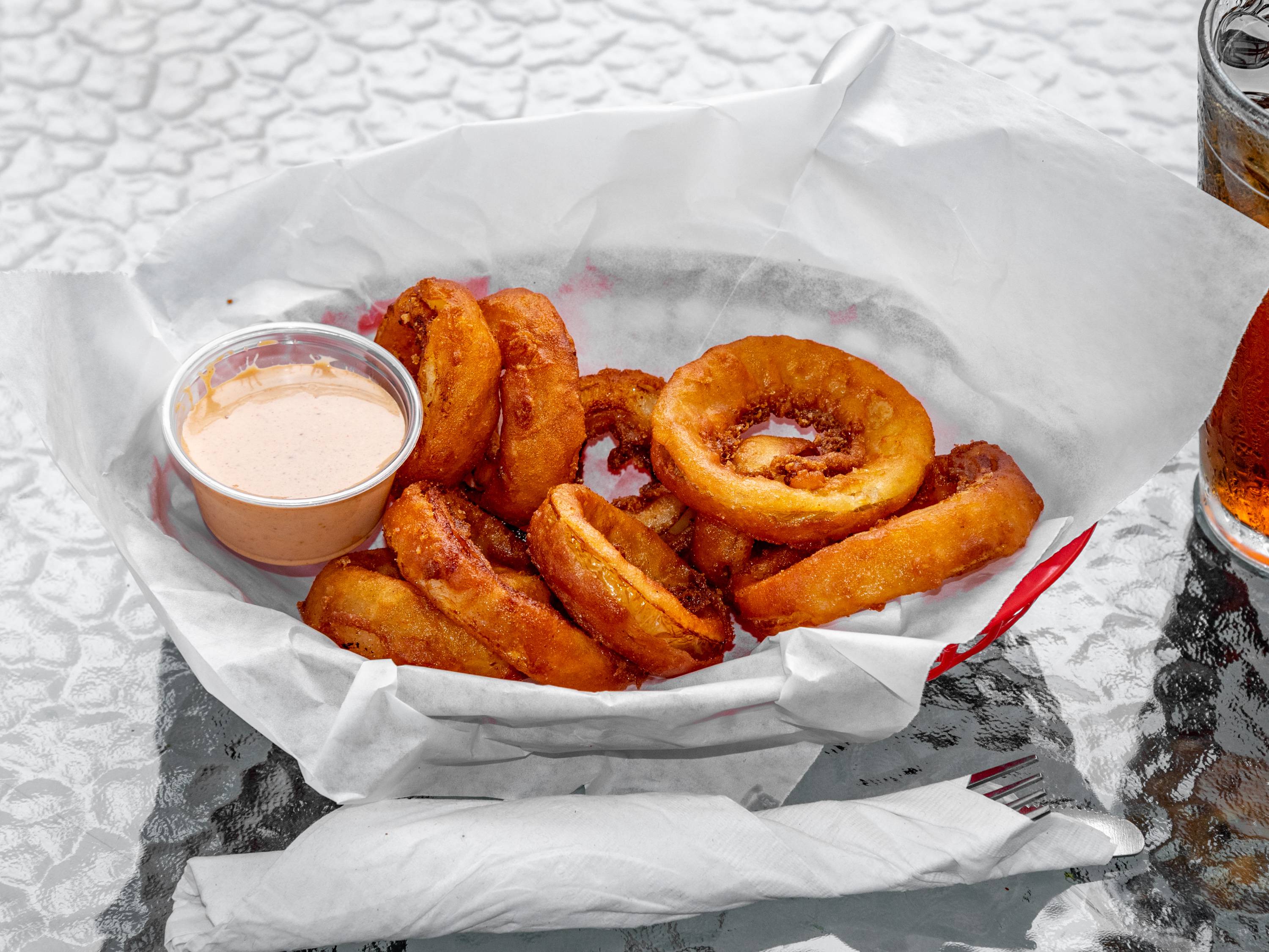 Order Onion Rings food online from Mt Pockets Bar And Grill store, Appleton on bringmethat.com