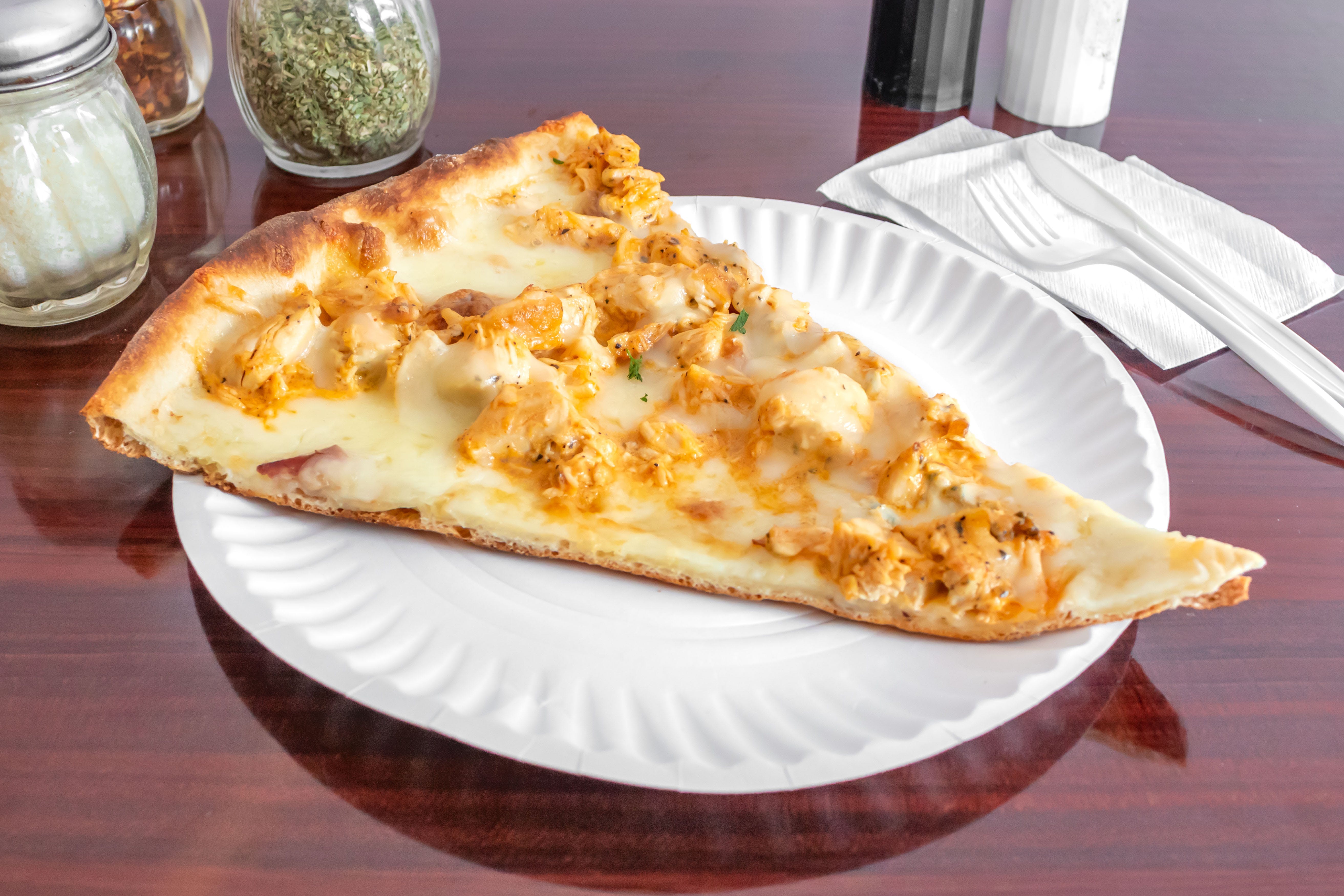 Order Grilled Chicken Pizza - Medium 14'' food online from Dominics Pizza and Restaurant store, Lawrence Township on bringmethat.com