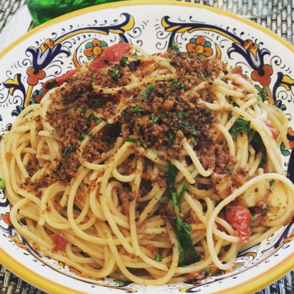 Order Spaghetti Aglio E Olio food online from Acquista Trattoria store, Fresh Meadows on bringmethat.com