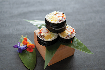 Order 5 Piece Futo Maki food online from Kumo Sushi store, Plainview on bringmethat.com
