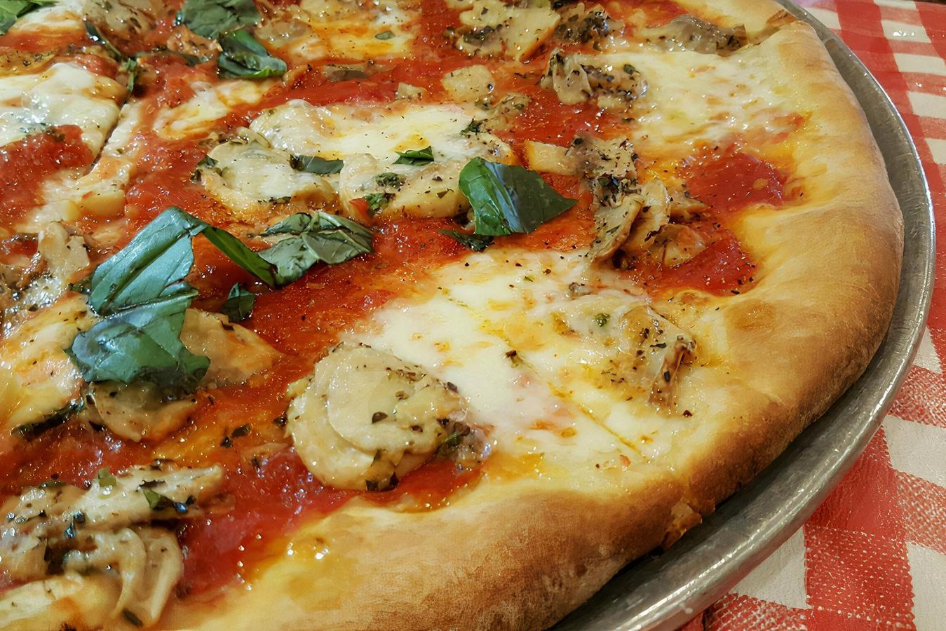 Order Margherita 14" (6 slices) food online from Sammy Pizza Kitchen store, Annapolis on bringmethat.com
