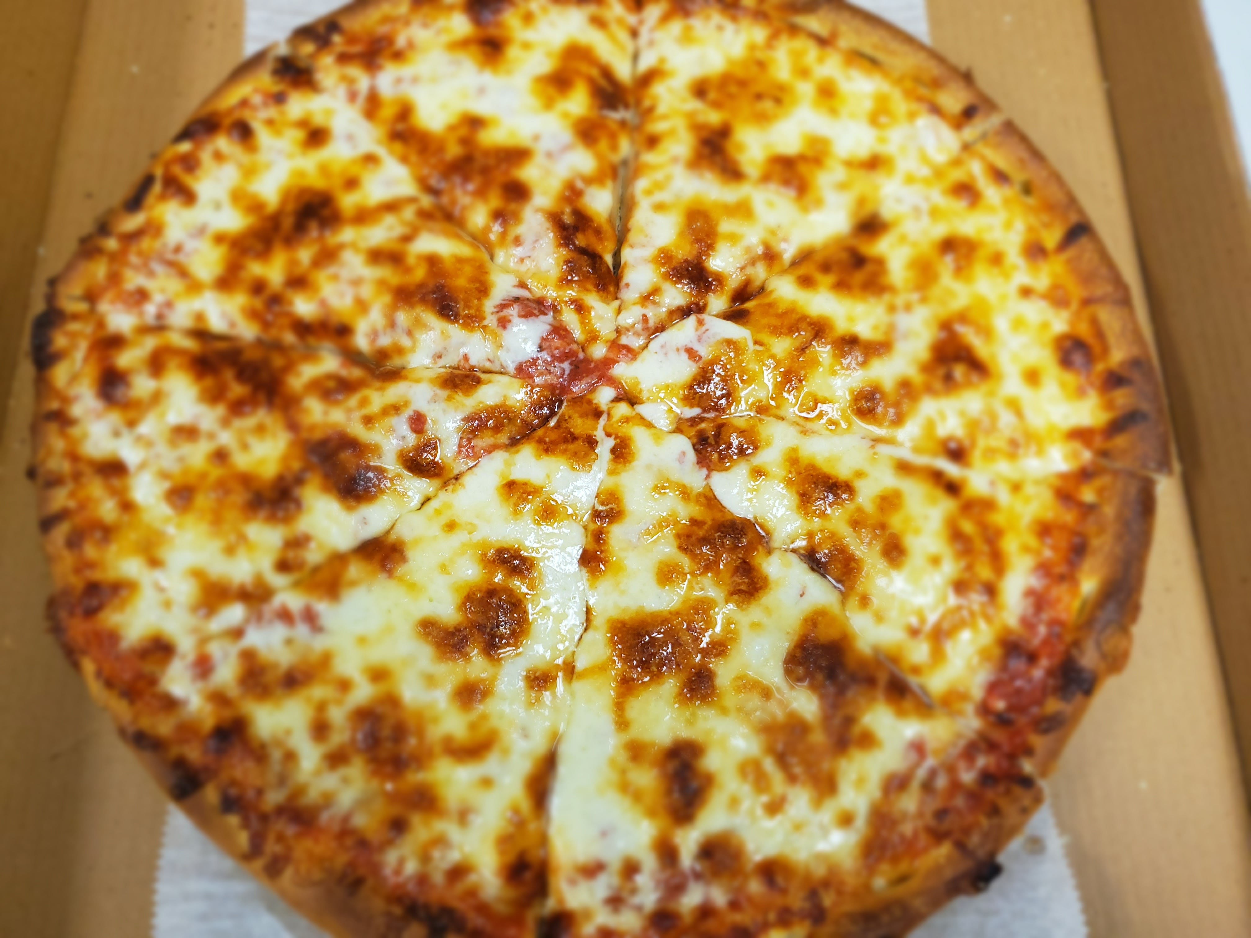 Order Round Cheese Pizza - Small 10'' food online from Apollon Roast Beef & Pizza store, Attleboro on bringmethat.com