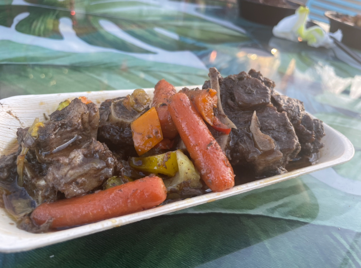 Order Oxtails Side food online from Cocobreeze store, Oakland on bringmethat.com