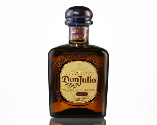 Order Don Julio Anejo, 750mL tequila (40.0% ABV) food online from Harwood Convenience Store store, Harwood Heights on bringmethat.com