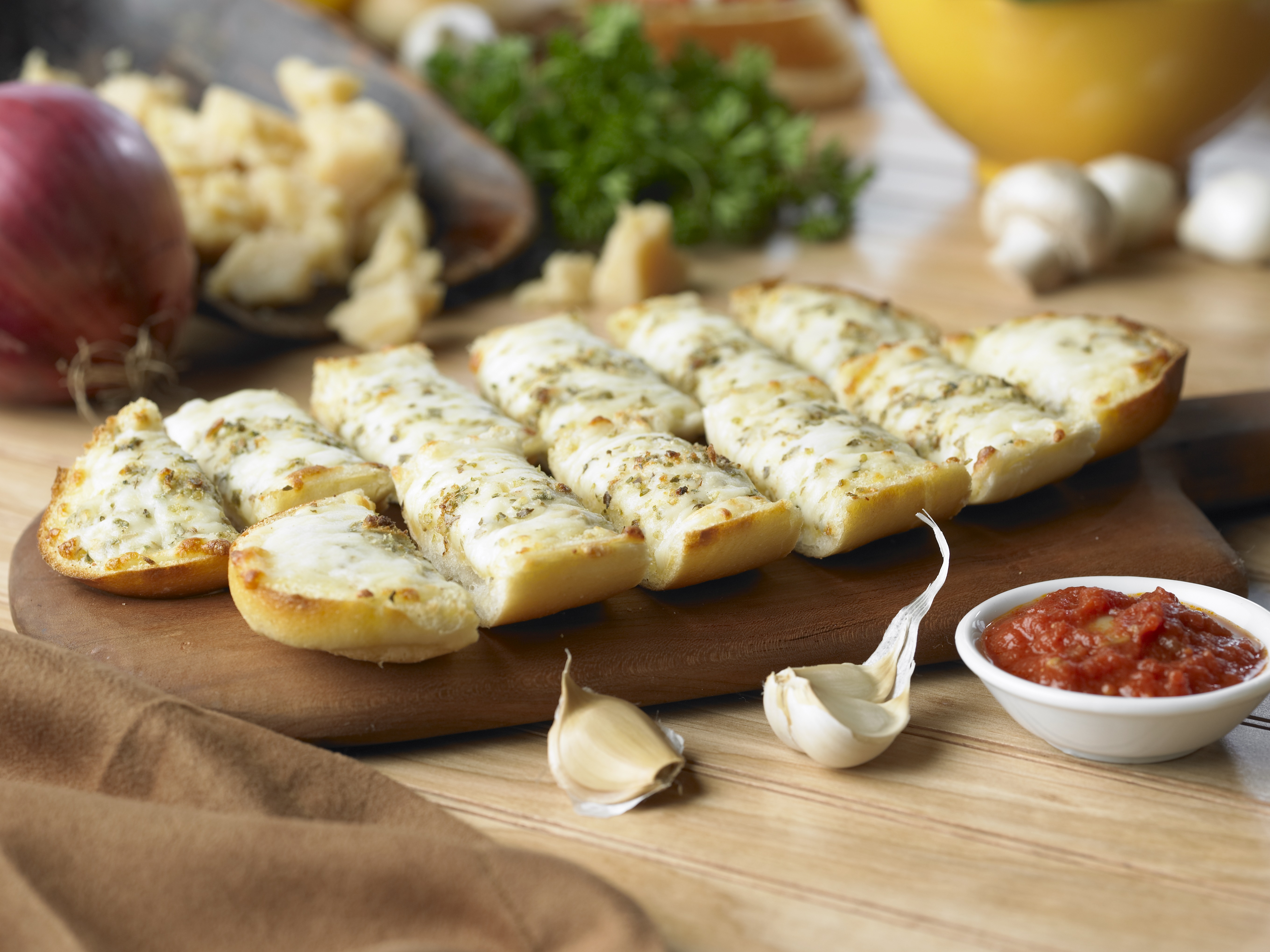 Order Garlic Bread with Cheese & Marinara food online from Johnny New York Style Pizza store, Stockbridge on bringmethat.com