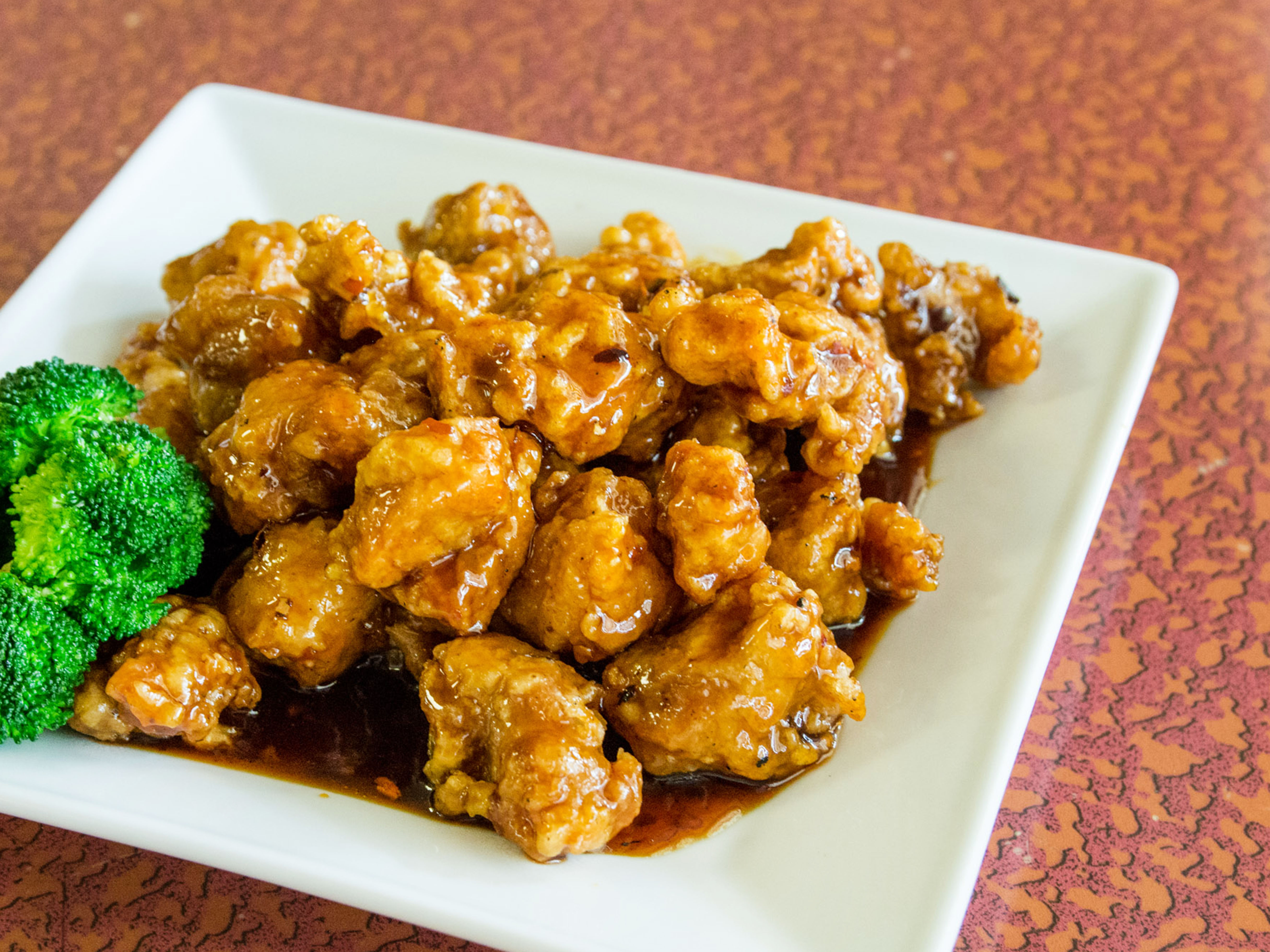 Order C18. General Tso's Chicken Combination Plate food online from China King store, Newark on bringmethat.com
