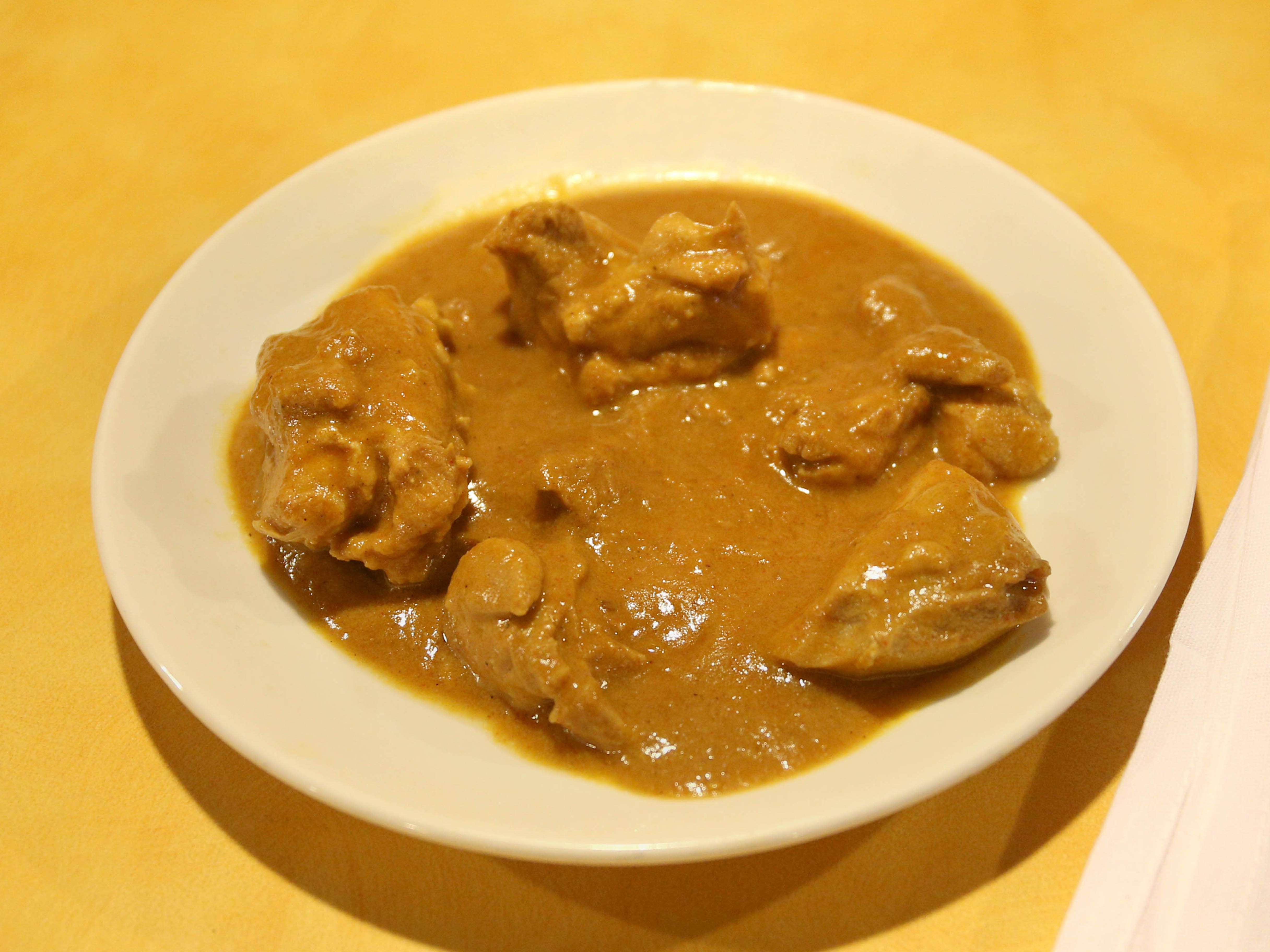 Order Chicken Curry food online from Five Rivers Indian Cuisine store, Daly City on bringmethat.com