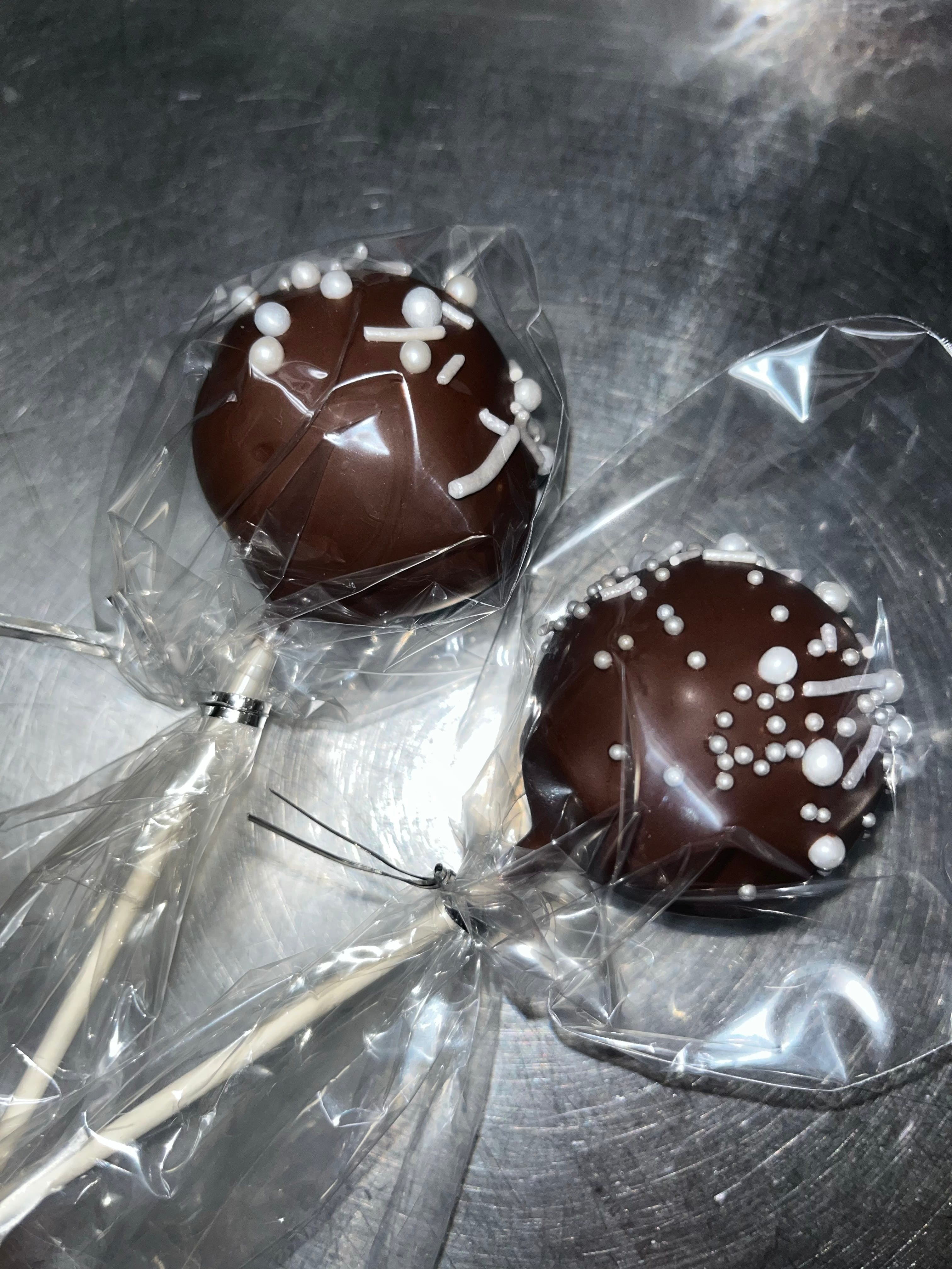 Order Chocolate cake pop - One size food online from Woody's Pizza & Liquor - Boston store, Boston on bringmethat.com