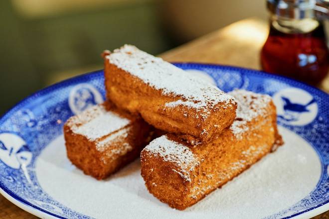 Order French Toast - Classic Brioche food online from Founding Farmers store, Providence on bringmethat.com