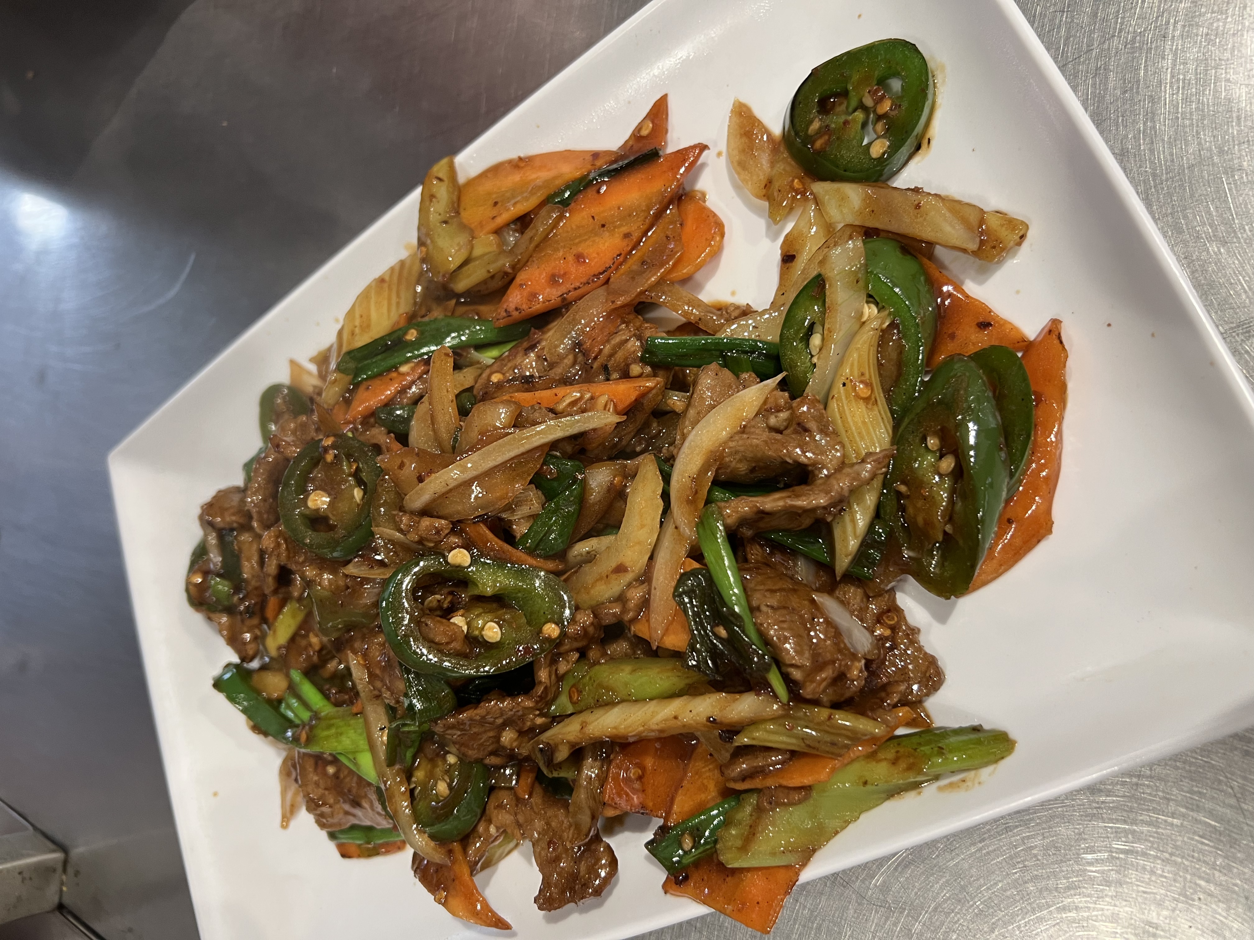 Order B4. Mongolian Beef  food online from P. King Chinese Food store, Bellaire on bringmethat.com