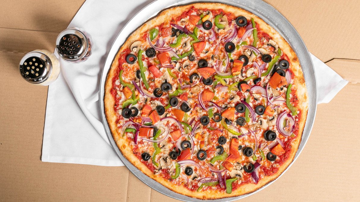 Order The Garden Pizza food online from Alfredo Pizza store, Los Angeles on bringmethat.com