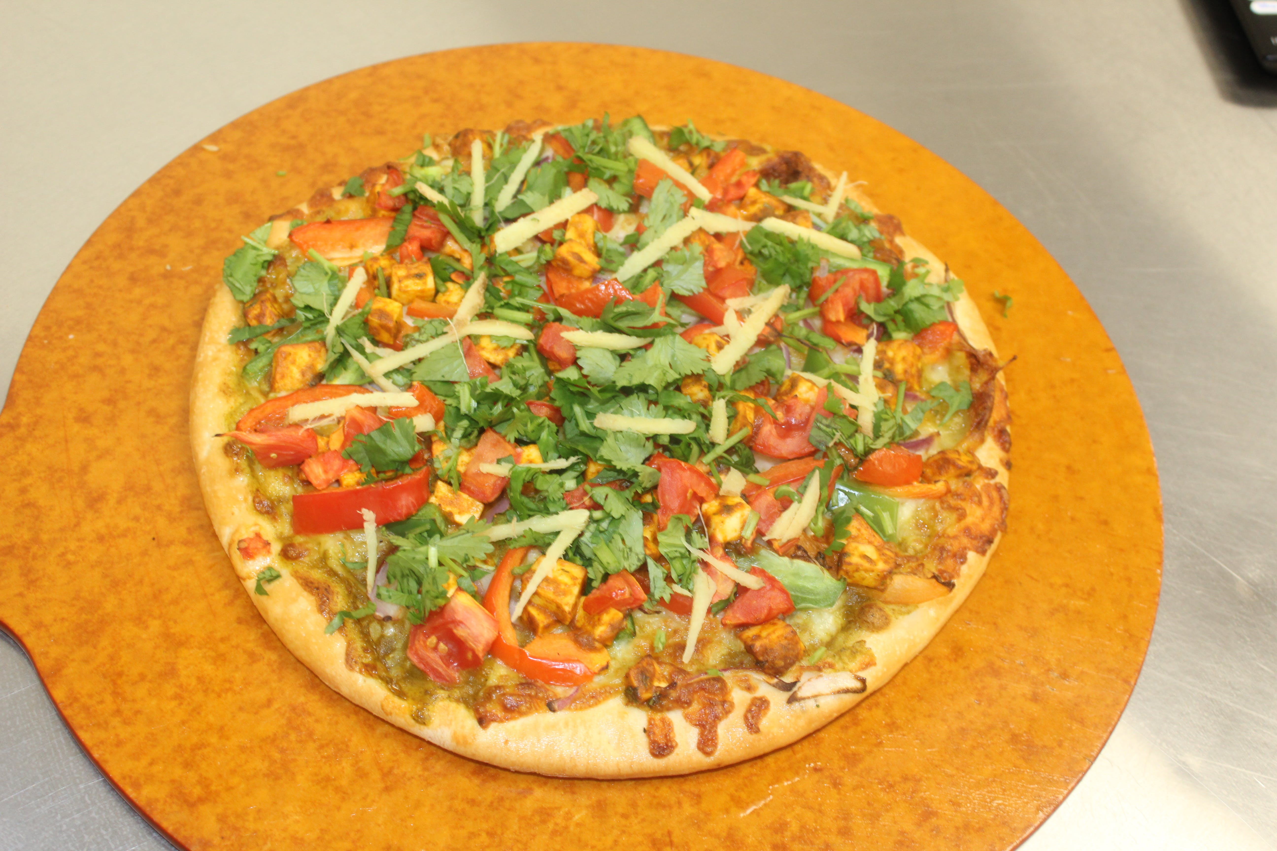 Order Curry Pizza - Personal 7'' food online from Pizzeria Halt store, Modesto on bringmethat.com