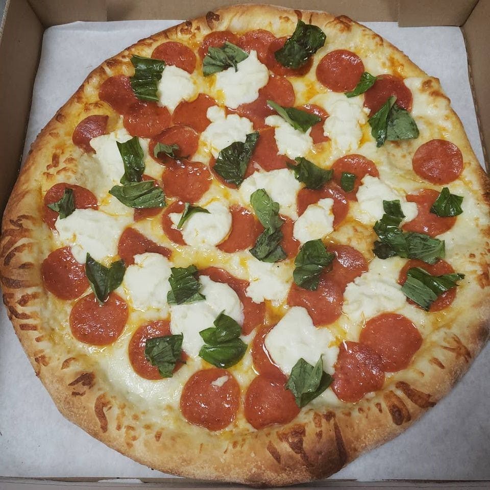 Order Margherita Pizza - Small 10'' food online from Grandstand Pizza store, El Cajon on bringmethat.com