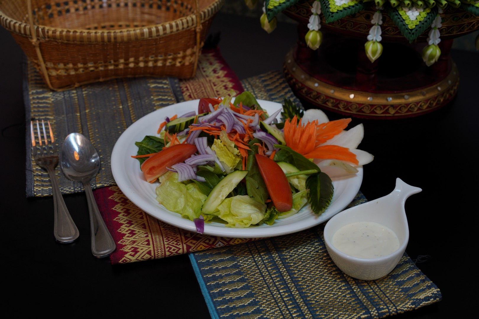 Order House Salad food online from Thai Pepper store, Las Vegas on bringmethat.com