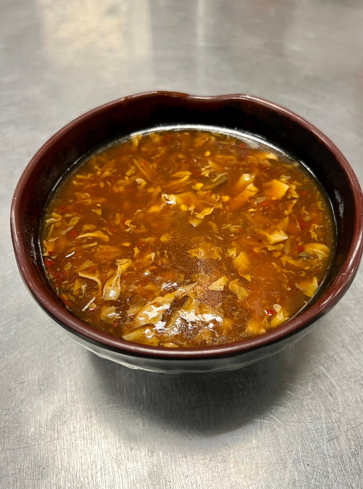 Order HOT AND SOUR SOUP 酸辣汤 food online from Wok and Roll Restaurant(H St) store, Washington on bringmethat.com