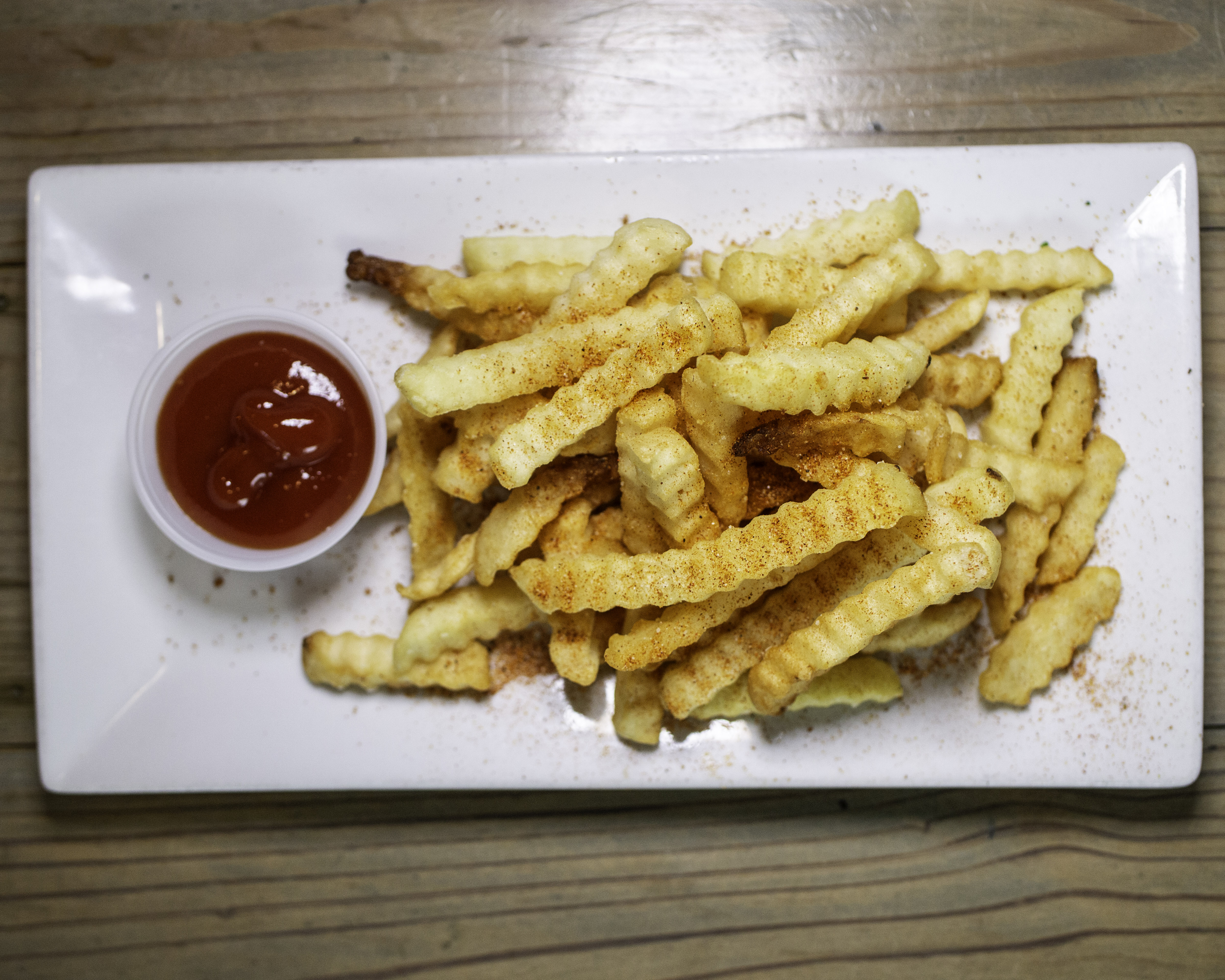 Order Plain Fries food online from North Sea Tavern store, Southampton on bringmethat.com