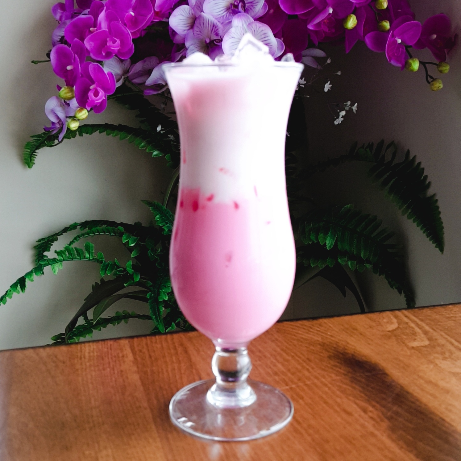 Order Thai Pink Milk food online from Thai House Bistro store, Fenton on bringmethat.com