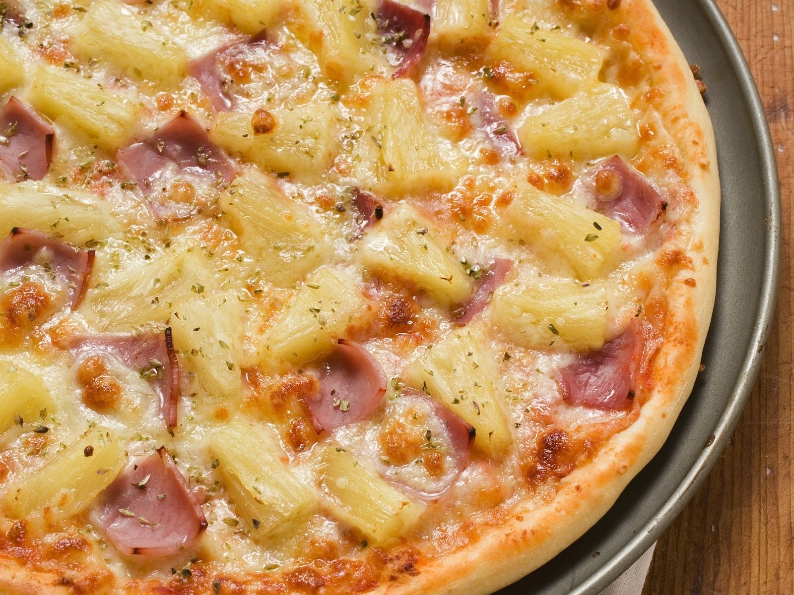 Order Hawaiian Pizza food online from The Daddy's Pizza store, Las Vegas on bringmethat.com