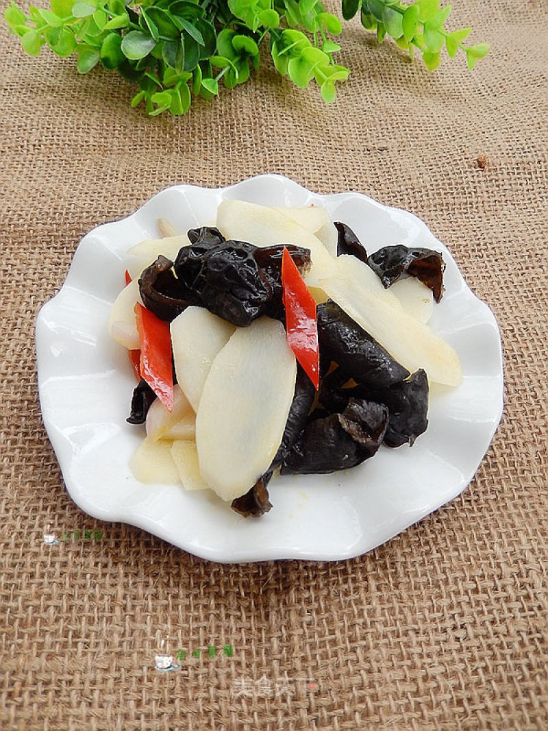 Order Black Fungs with Yam 黑木耳炒山藥 food online from Mandarin House Taste of Asia store, Opelika on bringmethat.com