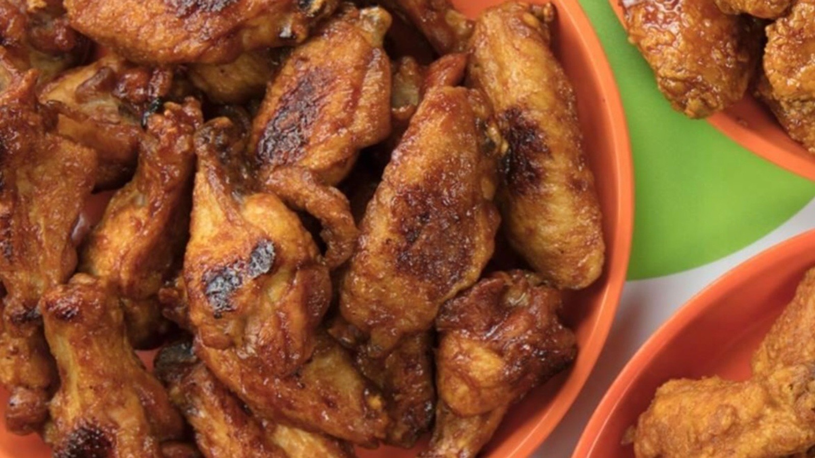 Order 20 Wings Daytona food online from Hoots store, Chicago on bringmethat.com