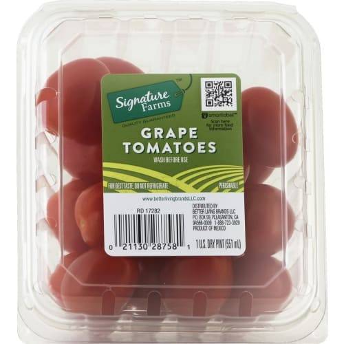 Order Signature Farms · Grape Tomatoes (1 pint) food online from Shaw's store, Wareham on bringmethat.com