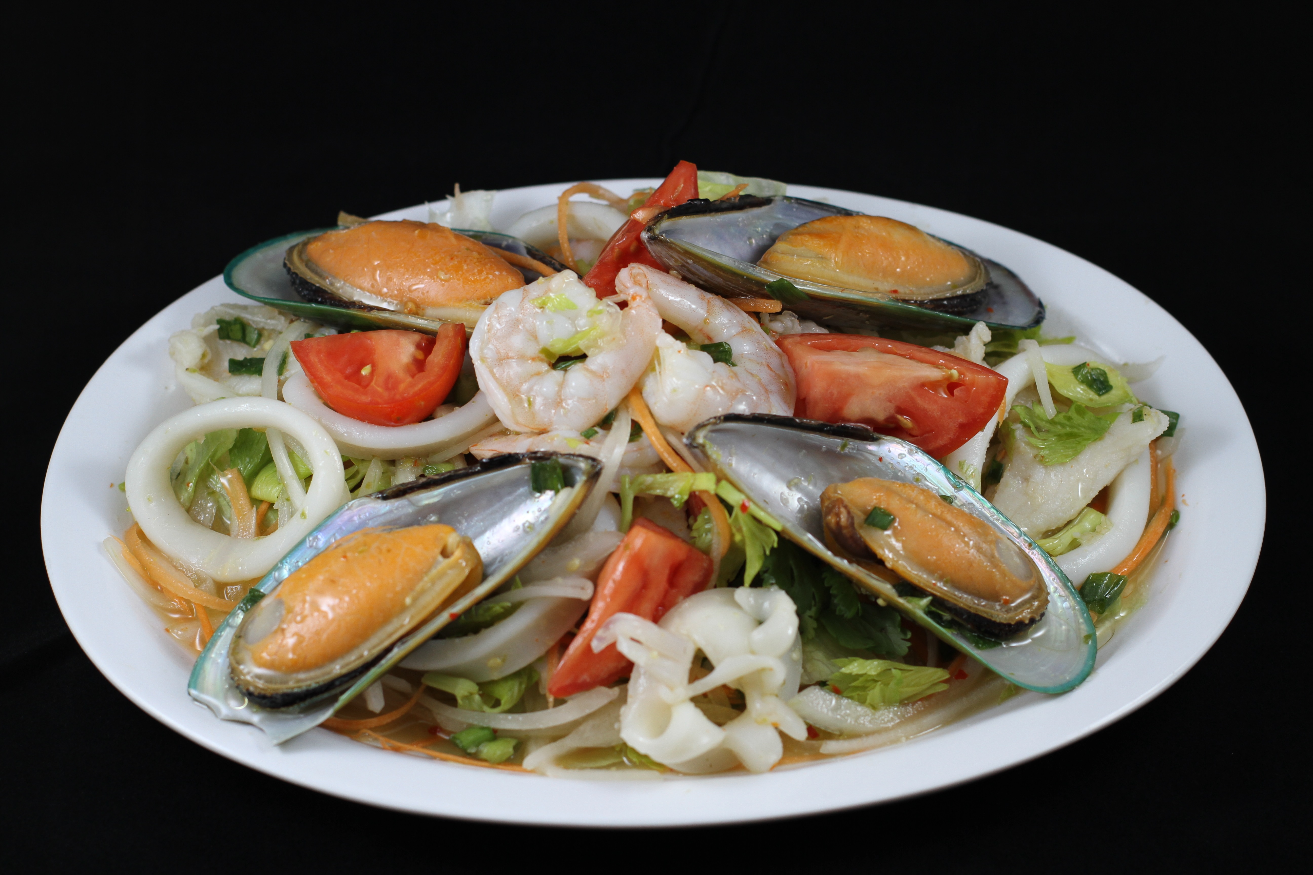 Order Spicy Seafood Salad food online from Nine Seafood store, Cerritos on bringmethat.com