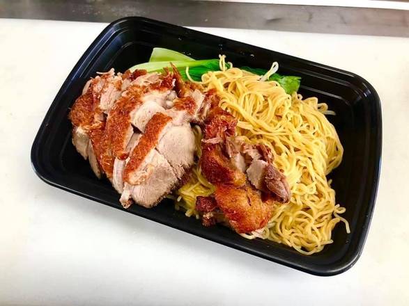Order Duck Noodle food online from Pinto Thai Kitchen store, Sandy on bringmethat.com