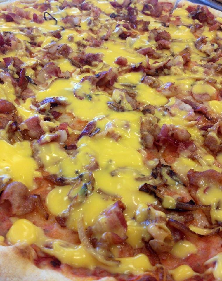 Order Chicken Bacon Bomber Pizza - Personal 10'' food online from Potsy Pizza store, Allentown on bringmethat.com