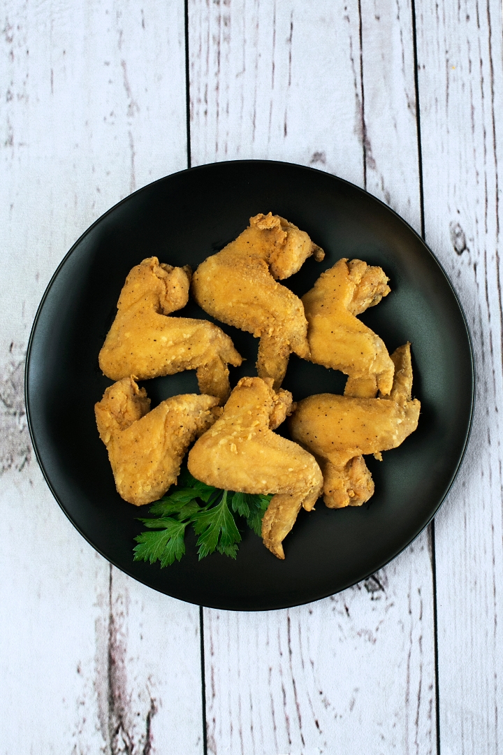 Order Fried Chicken (Six Wings) food online from Busy Bee Cafe store, Atlanta on bringmethat.com