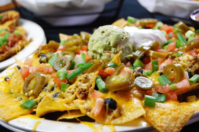 Order Homerun Nachos food online from Ryan's Sports Grill store, Fort Collins on bringmethat.com